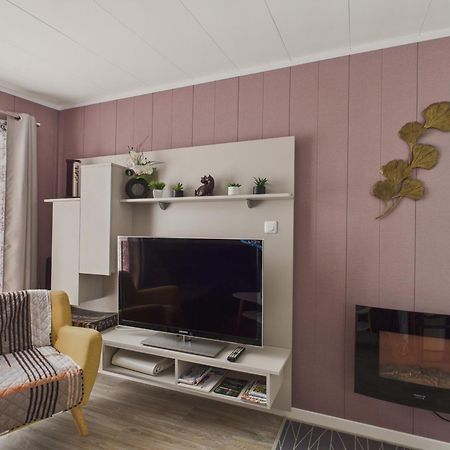 Joli Chalet Pour 6 - Domaine Avec Piscine ブルティニョール・シュル・メール エクステリア 写真