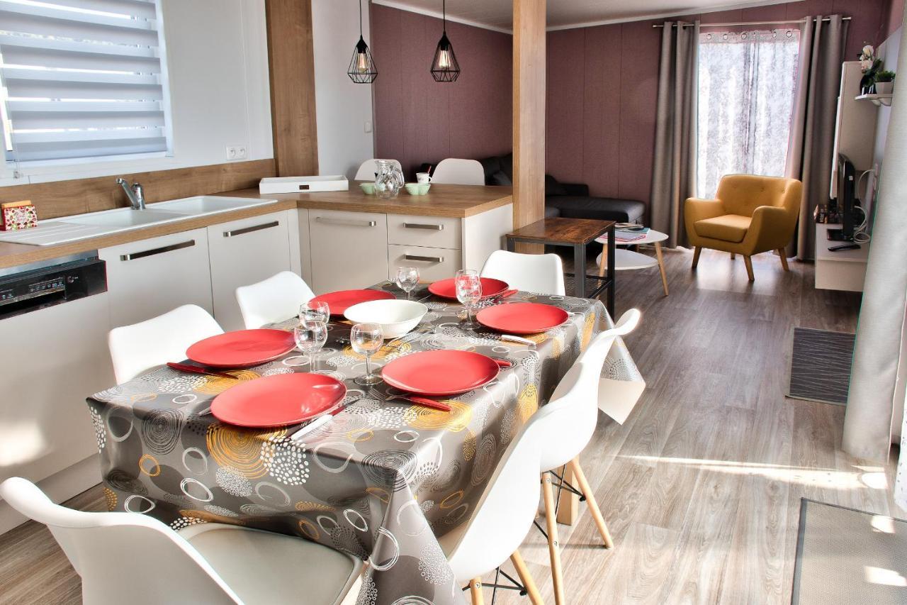 Joli Chalet Pour 6 - Domaine Avec Piscine ブルティニョール・シュル・メール エクステリア 写真