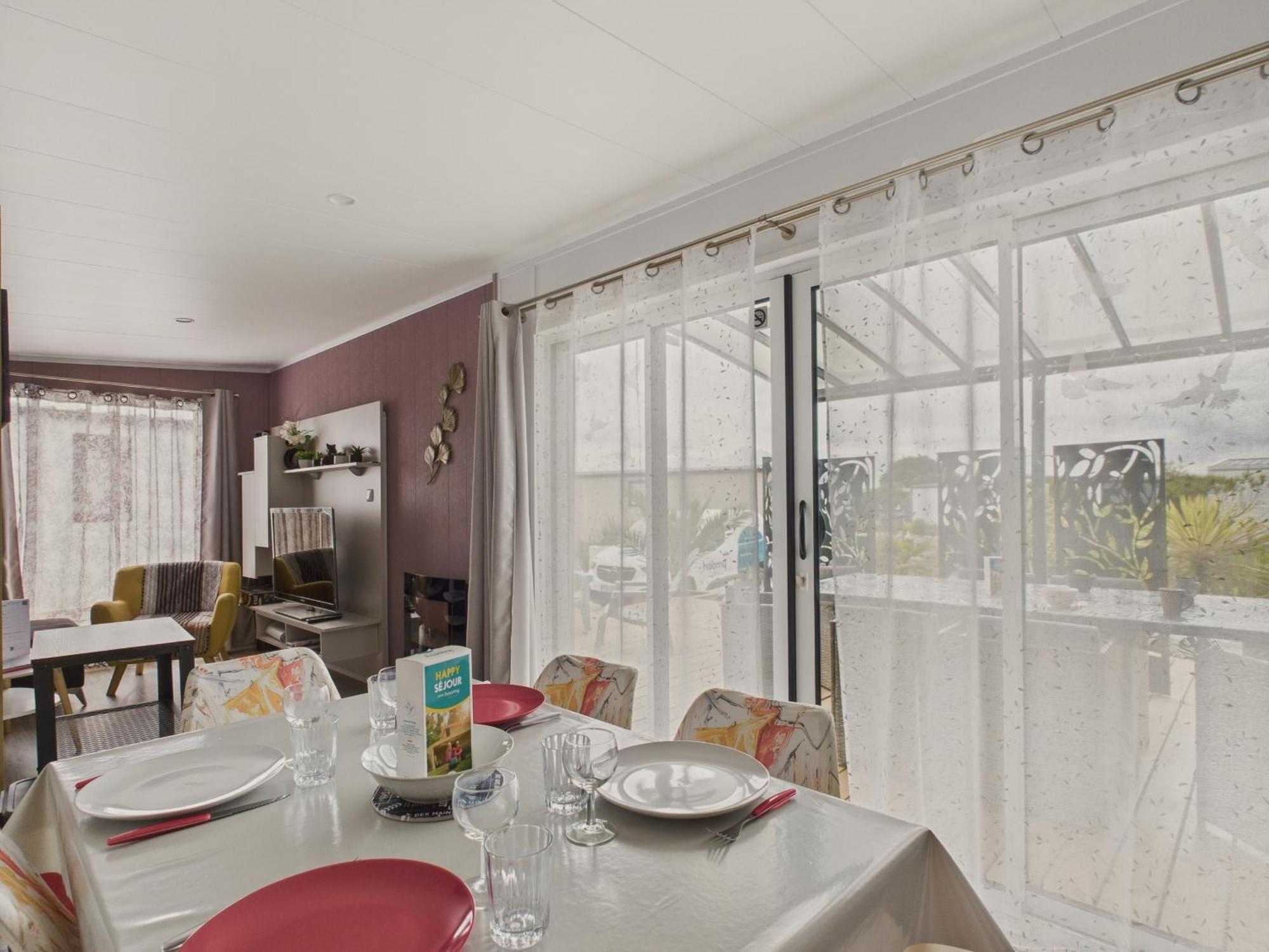 Joli Chalet Pour 6 - Domaine Avec Piscine ブルティニョール・シュル・メール エクステリア 写真