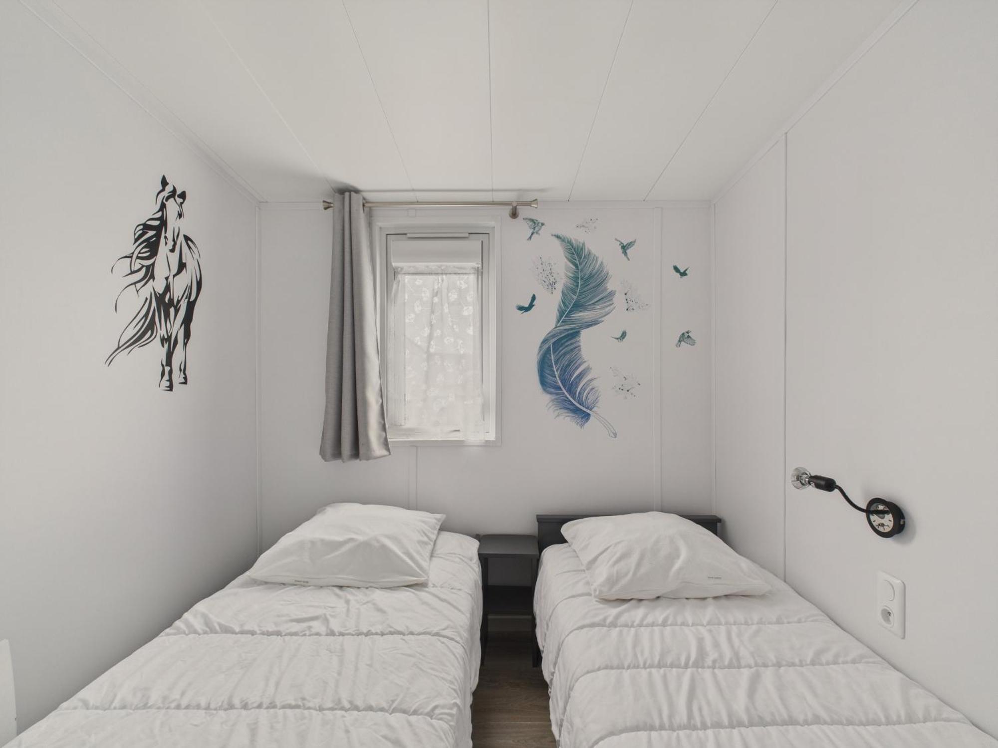 Joli Chalet Pour 6 - Domaine Avec Piscine ブルティニョール・シュル・メール エクステリア 写真
