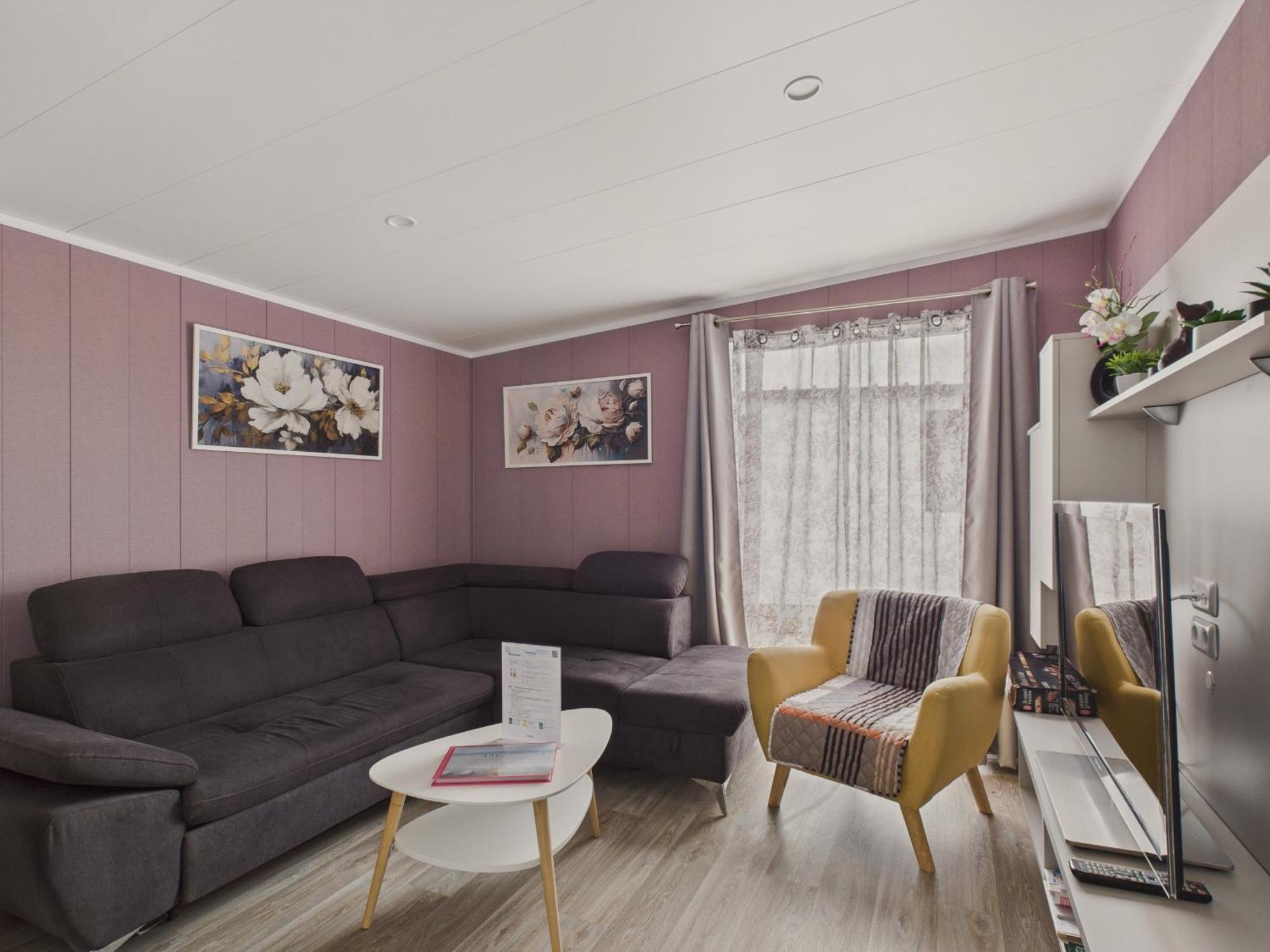 Joli Chalet Pour 6 - Domaine Avec Piscine ブルティニョール・シュル・メール エクステリア 写真