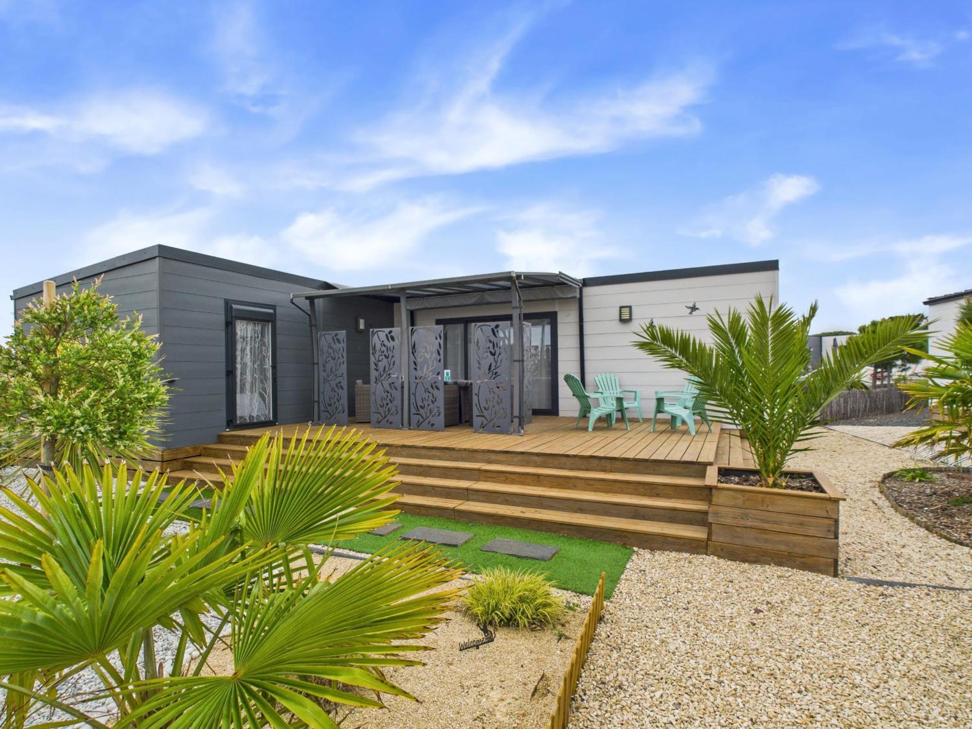 Joli Chalet Pour 6 - Domaine Avec Piscine ブルティニョール・シュル・メール エクステリア 写真
